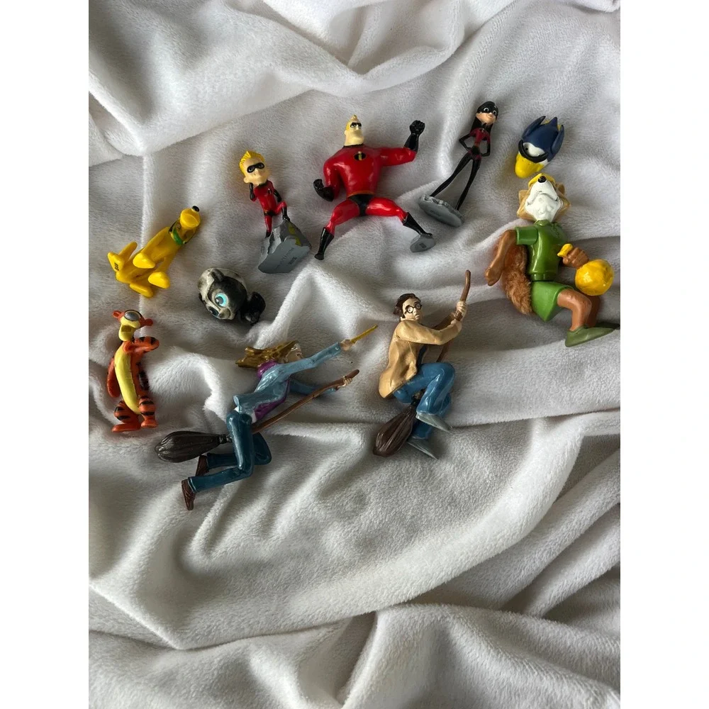 Disney Pixar Harry Potter Mini Figures Lot‎ Incredibles Tigger Pluto Robin Hood